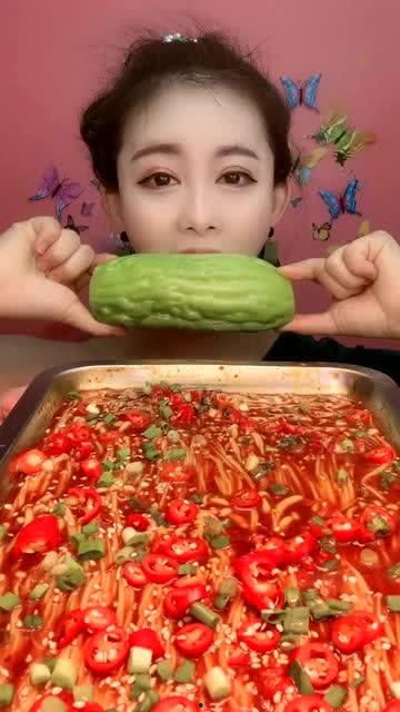 瓜大姐和瓜妈吃辣,瓜大姐与瓜妈的麻辣传奇