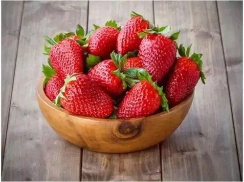 草莓小甜心吃瓜,揭秘瓜界新宠儿的甜蜜魅力